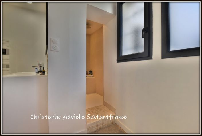 Image No.9-2 Bed Property for sale