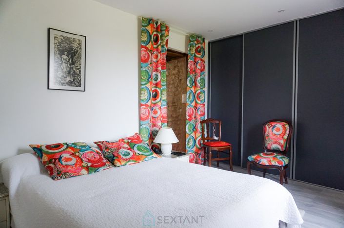 Image No.17-3 Bed Property for sale