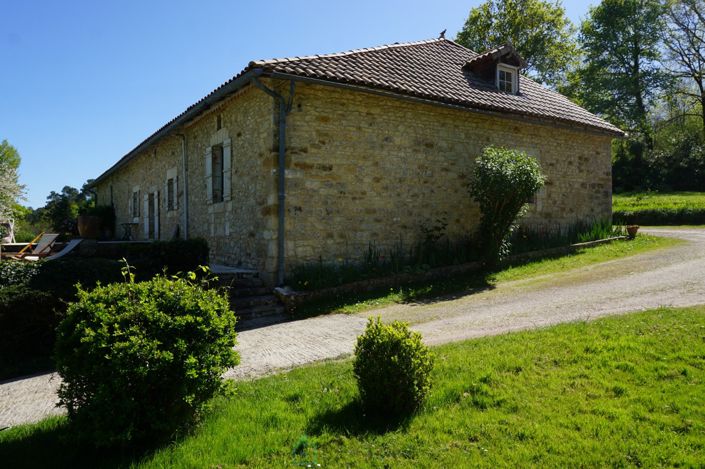 Image No.26-3 Bed Property for sale