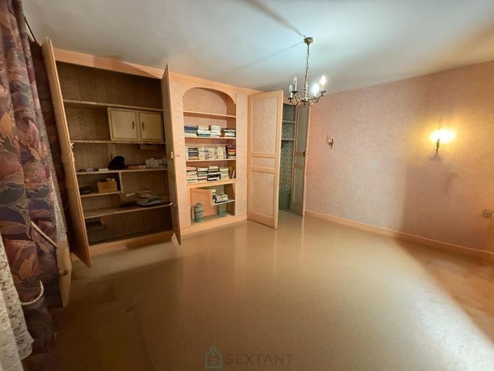 Image No.4-5 Bed House for sale