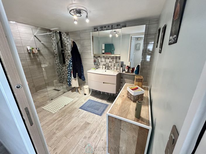 Image No.8-3 Bed House for sale