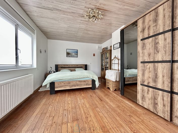 Image No.9-3 Bed House for sale