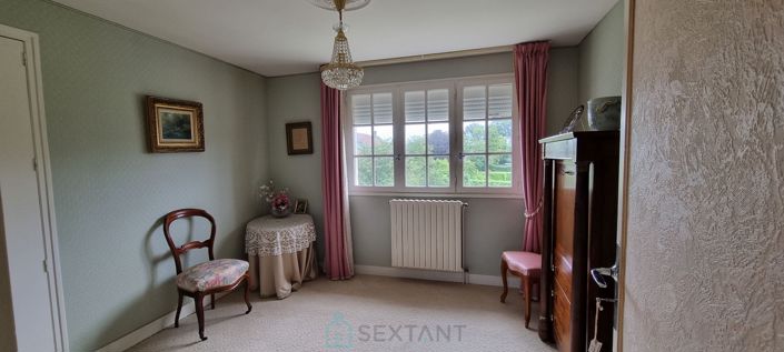 Image No.11-5 Bed Property for sale