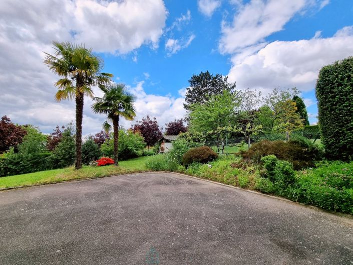 Image No.16-5 Bed Property for sale