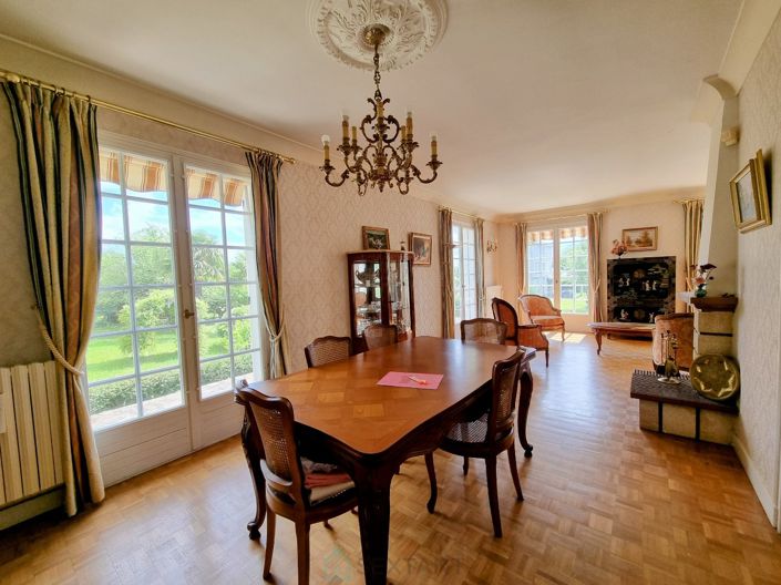 Image No.6-5 Bed Property for sale