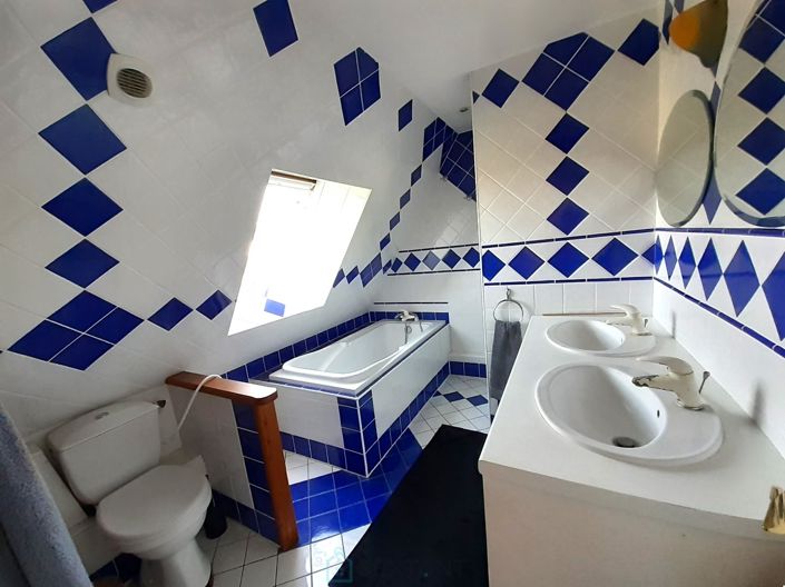 Image No.7-4 Bed Property for sale