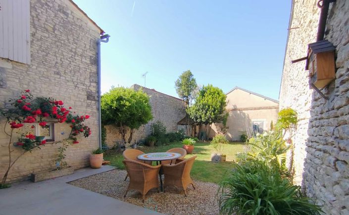Image No.1-2 Bed House for sale