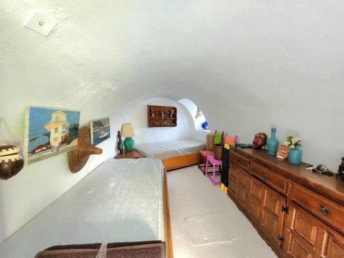 Image No.20-4 Bed House for sale