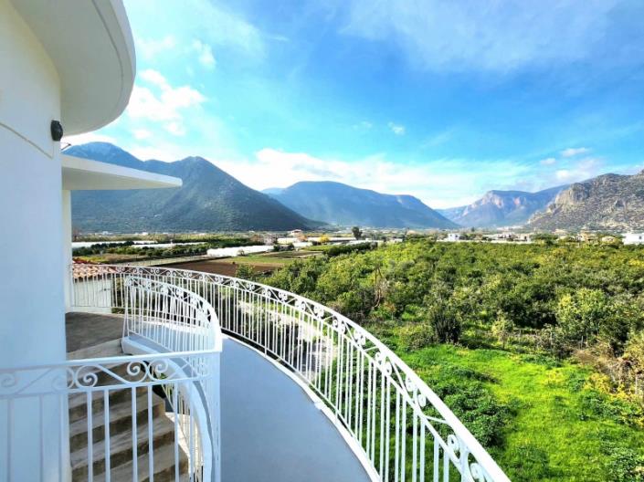 Image No.34-4 Bed House for sale