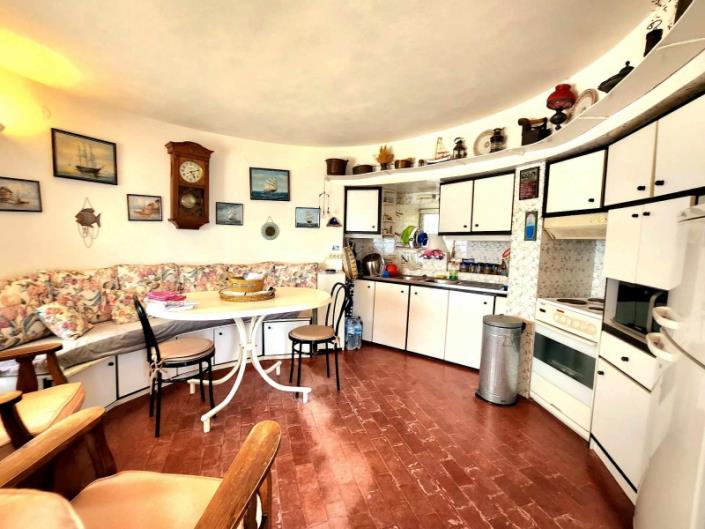 Image No.19-4 Bed House for sale