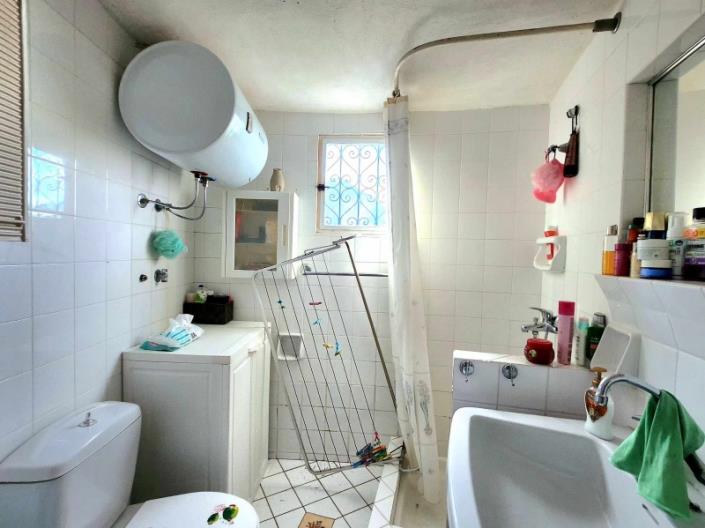 Image No.28-4 Bed House for sale