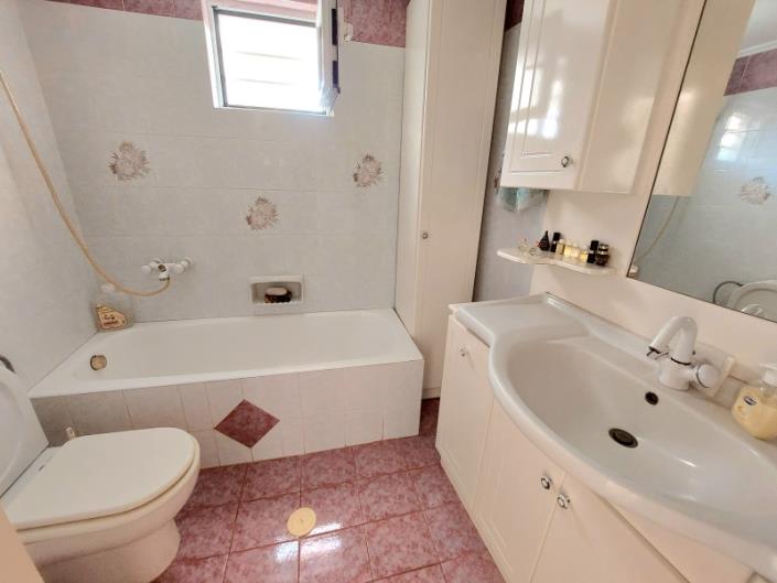 Image No.19-3 Bed House for sale