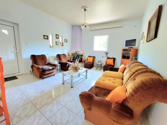 Image No.11-3 Bed House for sale