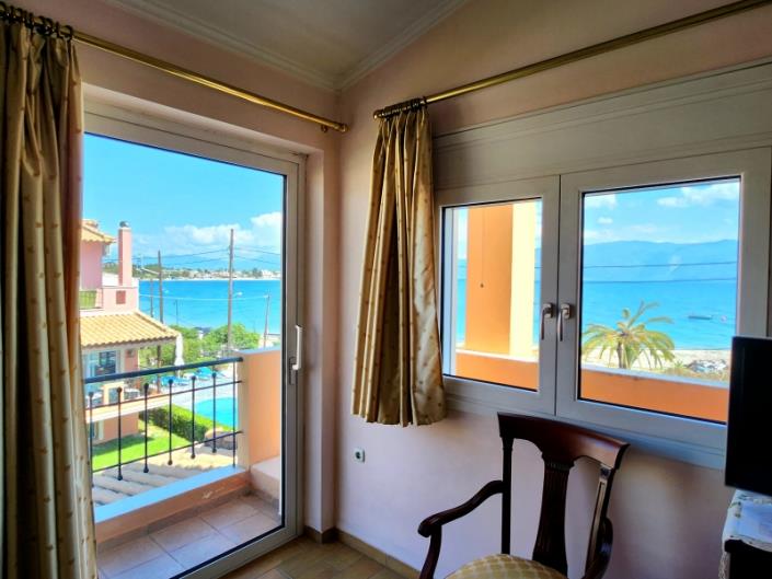 Image No.19-4 Bed House for sale