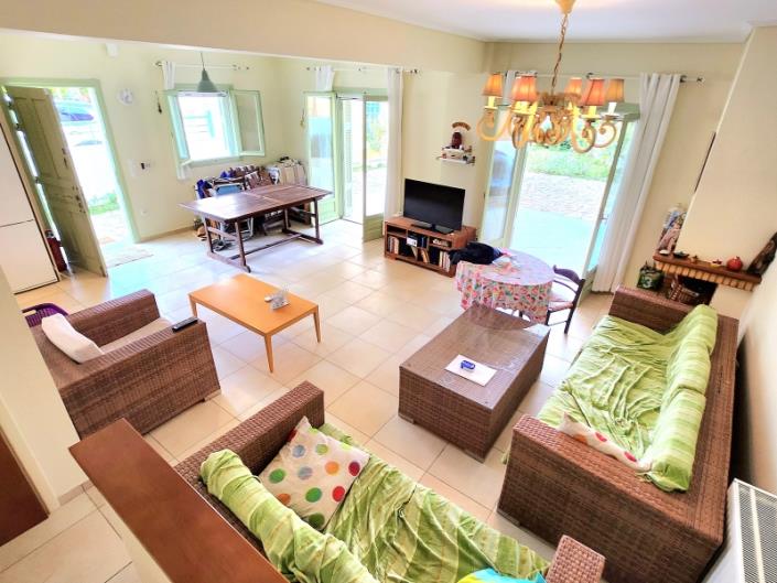 Image No.8-4 Bed House for sale