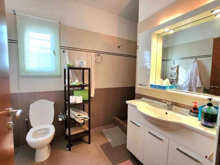 Image No.12-4 Bed House for sale