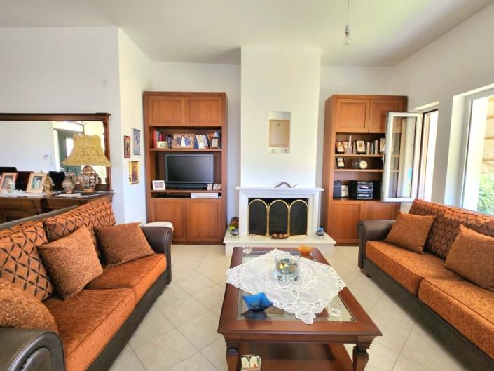 Image No.11-4 Bed House for sale