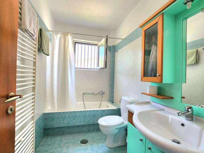 Image No.16-4 Bed House for sale