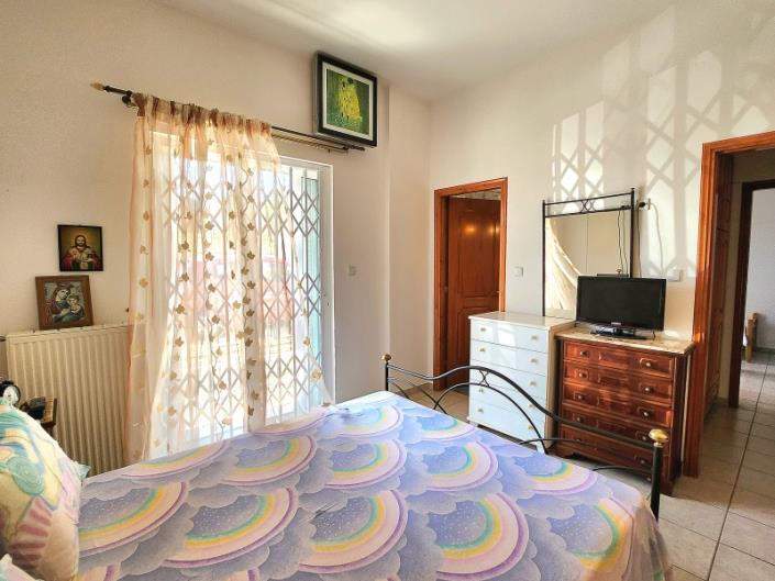 Image No.18-4 Bed House for sale