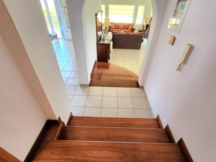 Image No.20-4 Bed House for sale