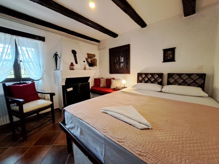 Image No.15-4 Bed House for sale