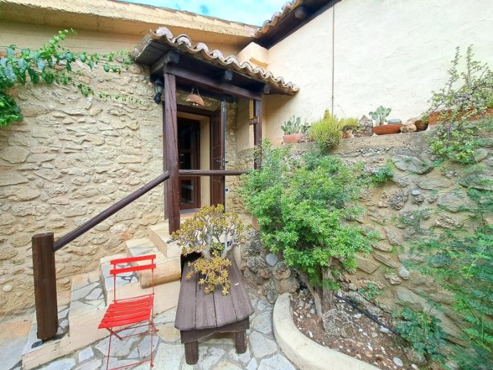 Image No.9-4 Bed House for sale