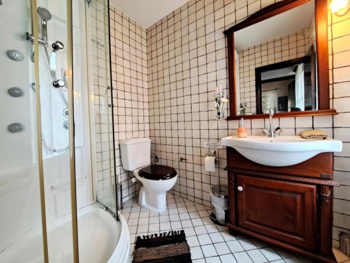 Image No.29-4 Bed House for sale