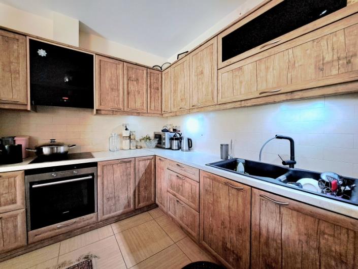 Image No.3-3 Bed House for sale