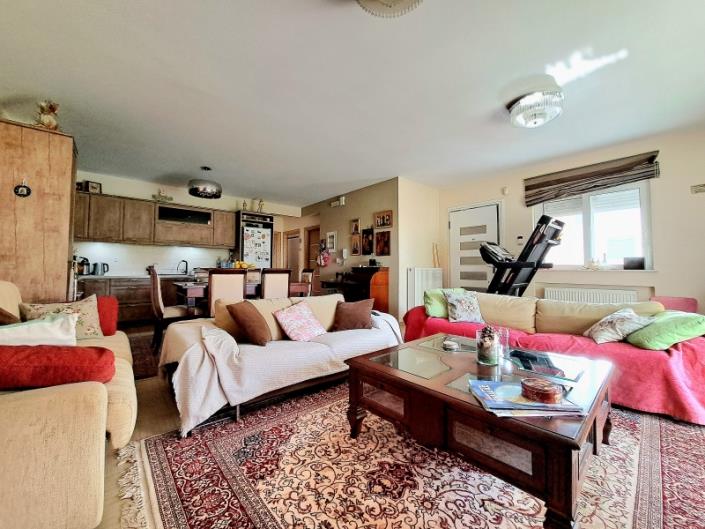 Image No.10-3 Bed House for sale