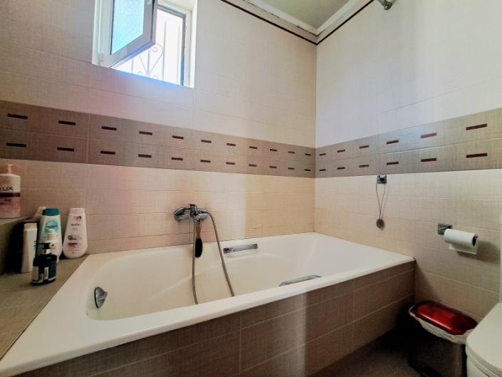 Image No.13-3 Bed House for sale