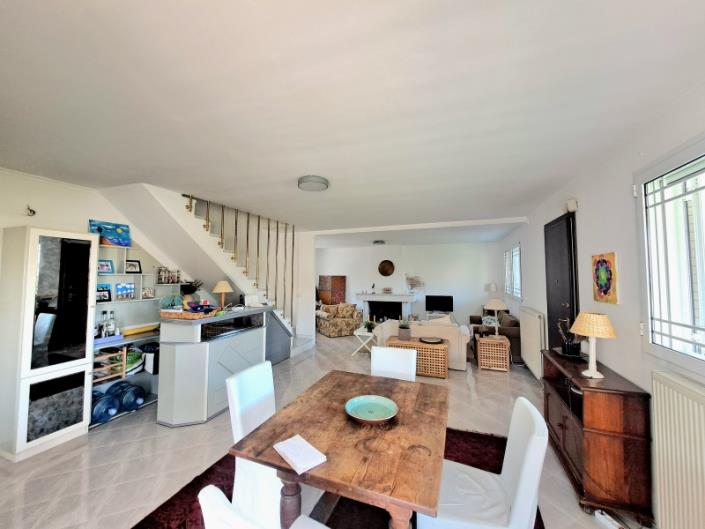 Image No.11-5 Bed House for sale