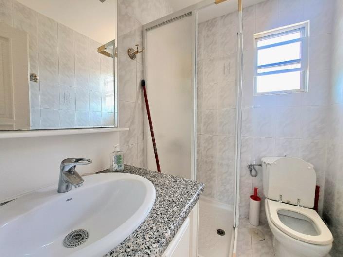 Image No.34-5 Bed House for sale