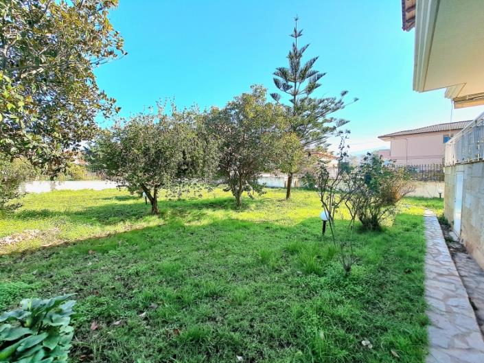 Image No.7-5 Bed House for sale