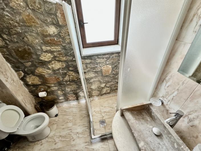 Image No.18-2 Bed House for sale