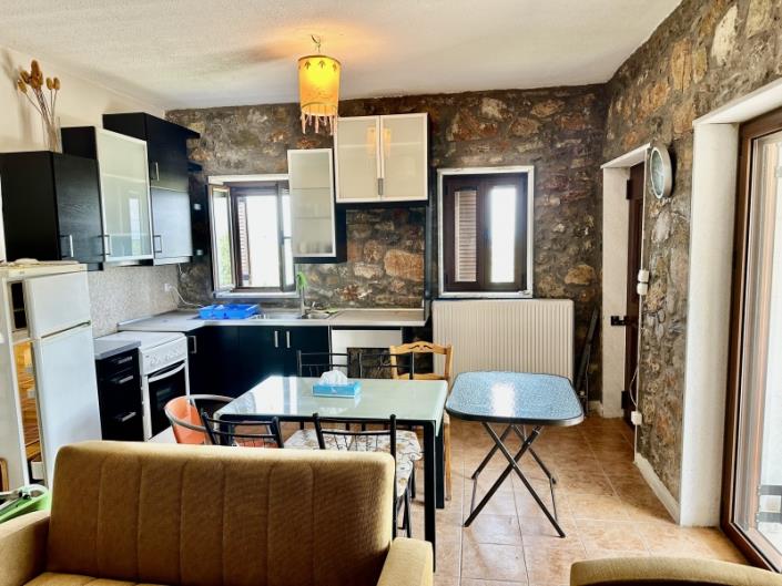 Image No.5-2 Bed House for sale