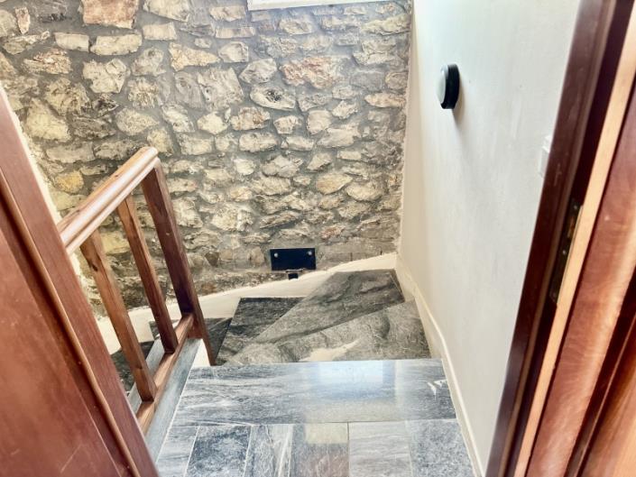 Image No.21-2 Bed House for sale