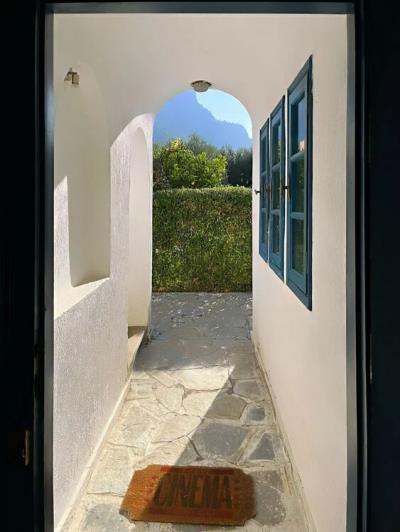 Image No.20-4 Bed House for sale