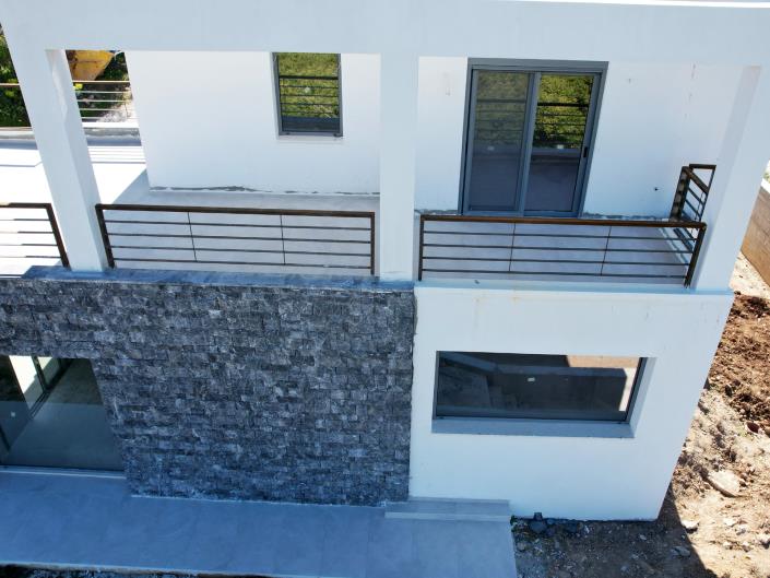 Image No.9-3 Bed House for sale