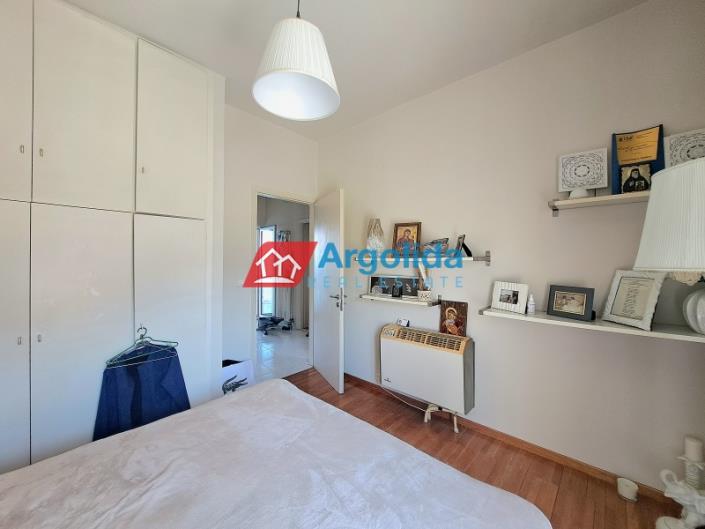 Image No.18-3 Bed House for sale