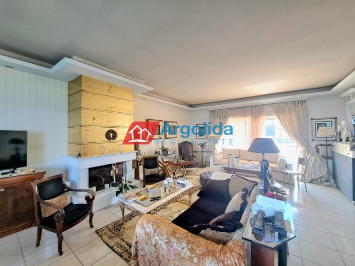 Image No.8-3 Bed House for sale