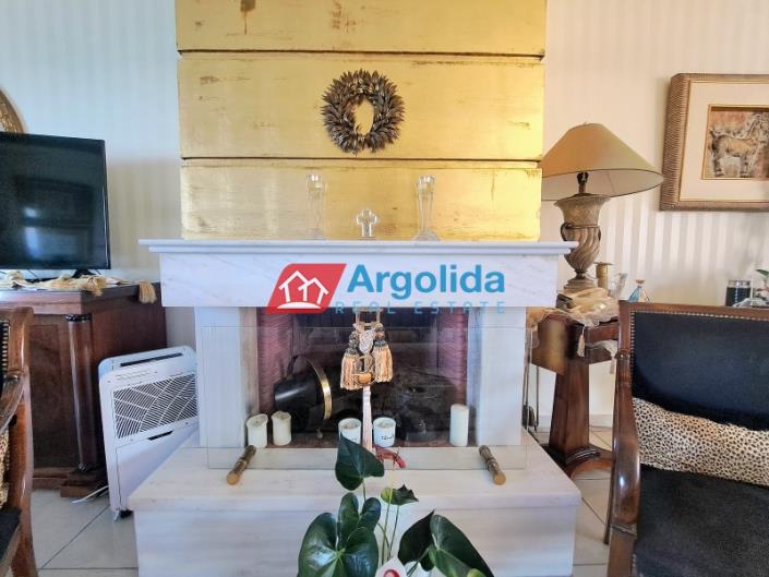 Image No.11-3 Bed House for sale