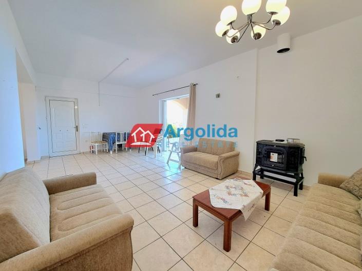 Image No.10-5 Bed House for sale