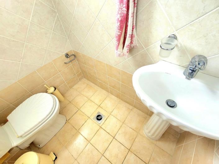 Image No.21-4 Bed House for sale