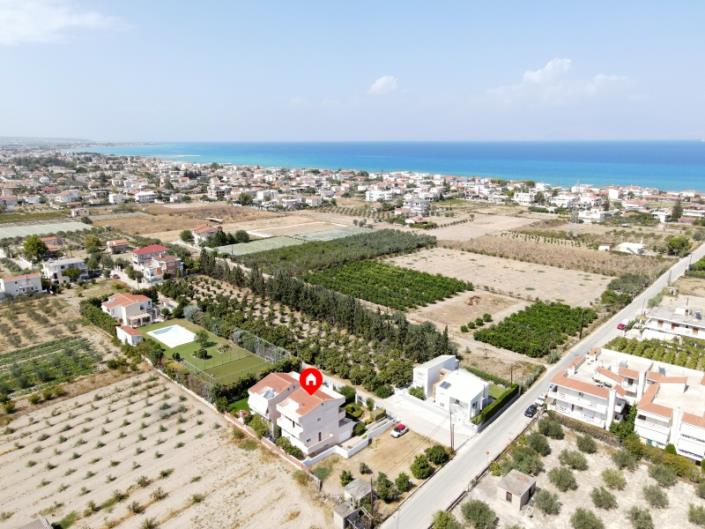 Image No.6-4 Bed House for sale