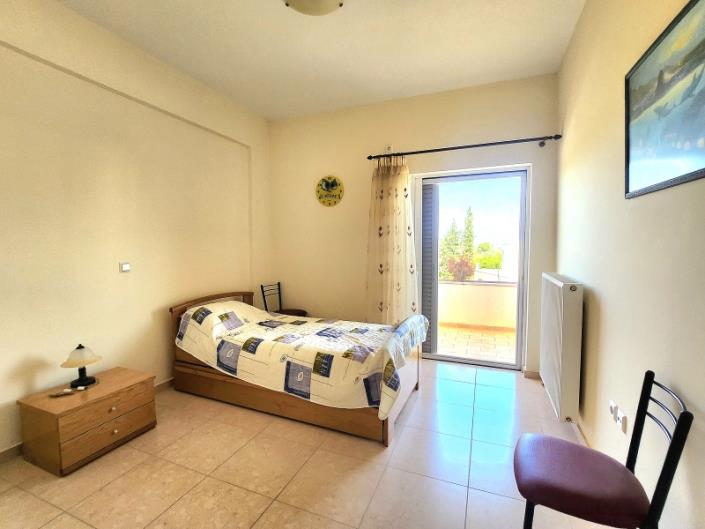 Image No.17-4 Bed House for sale