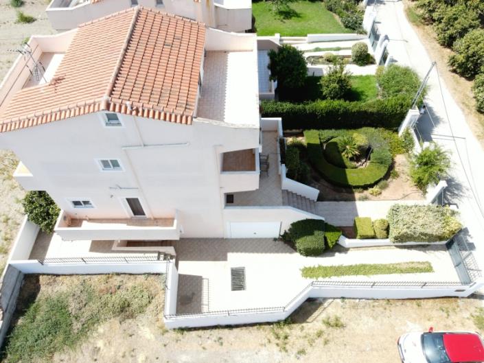 Image No.2-4 Bed House for sale