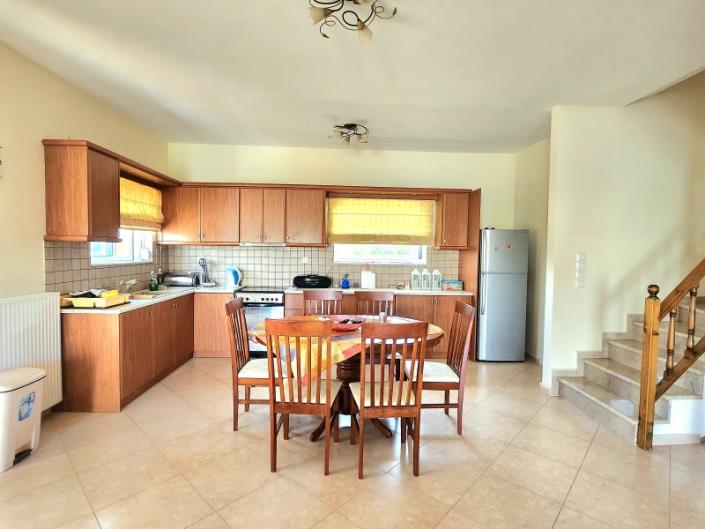 Image No.8-4 Bed House for sale