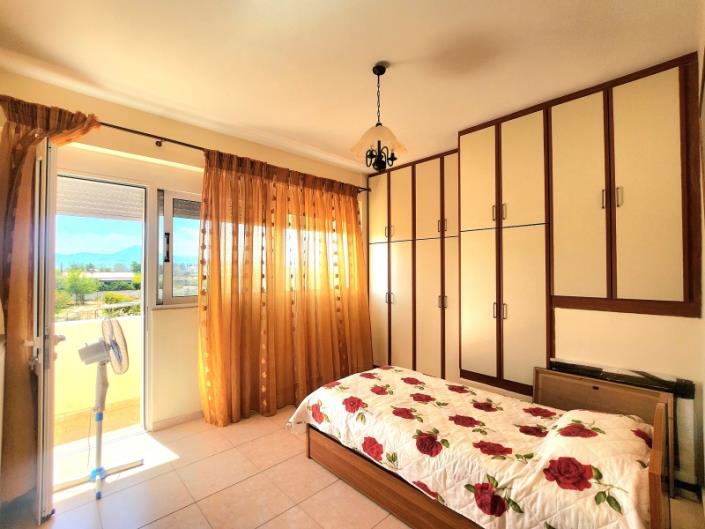 Image No.16-4 Bed House for sale