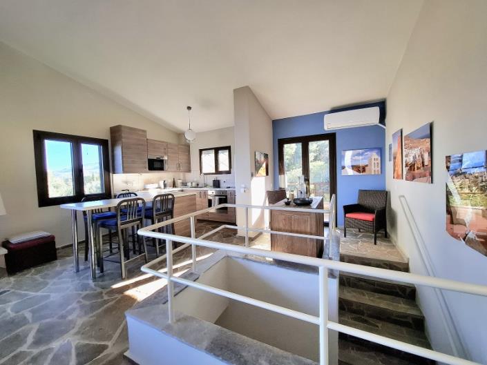 Image No.17-3 Bed House for sale