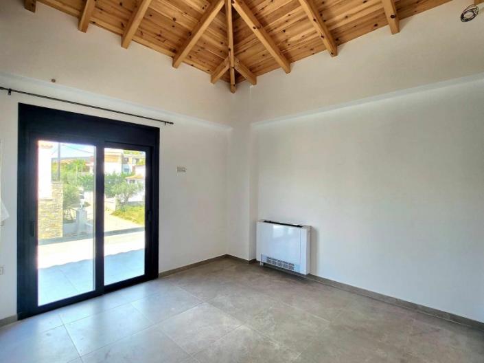 Image No.14-2 Bed Maisonette for sale